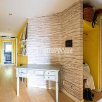 4 locali con 2 bagni 2 balconi box e posto auto