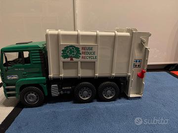 Bruder camion spazzatura della MAN