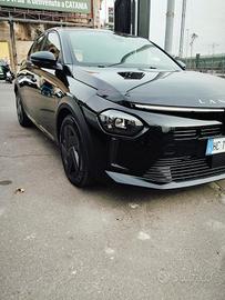 Lancia Ypsilon Hybrid e-DCT Edizione Cassina Nuova