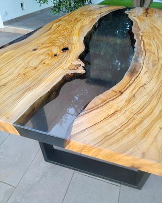 🌿 Tavoli artigianali in legno e resina 