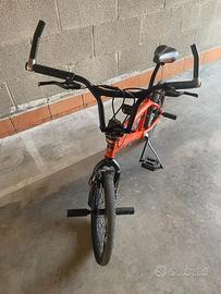 Bmx bicicletta