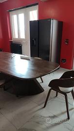 Tavolo in legno cannettato da sala - cucina