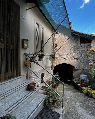 CASA SEMINDIPENDENTE A NARNI