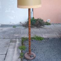 Lampada vintage da terra