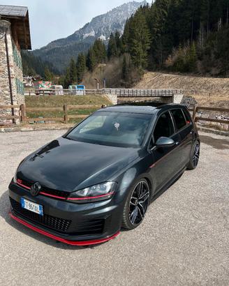 Volkswagen Golf 7 GTI