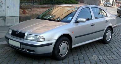 Parabrezza Skoda Octavia da 97 a 03