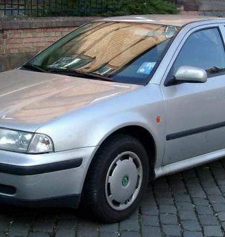 Parabrezza Skoda Octavia da 97 a 03