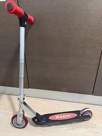 Monopattino razor
