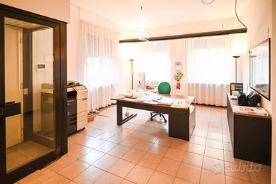 Ufficio nel centro di Bolzano - Via Leonardo da Vi