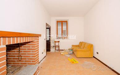 TRILOCALE CON RUSTICI A FERRERA ERBOGNONE