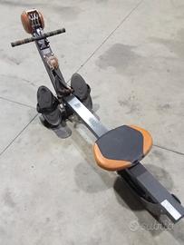 vogatore macchinario palestra 