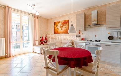 TRILOCALE CON TERRAZZO ZONA CORTI