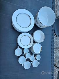 Set piatti e tazzine argento