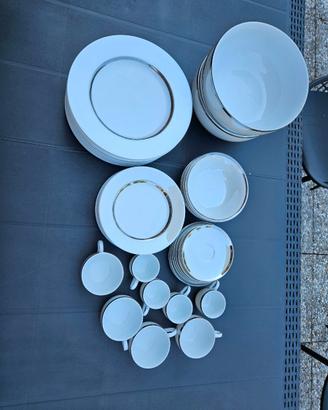 Set piatti e tazzine argento
