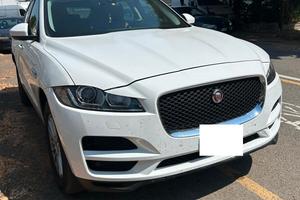 Jaguar F-Pace 2.0 D 180 CV AWD Portfolio