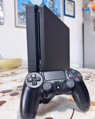 PlayStation 4 slim 1TB + 1 dualshock