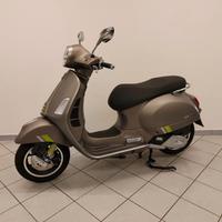 Piaggio Vespa 125 GTS SUPER TECH IN PRONTA CONSEGN