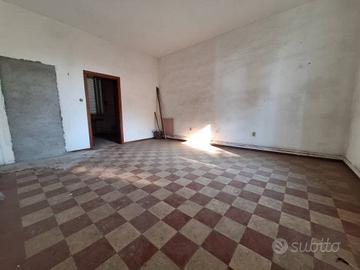Casa indipendente di 300 m² con più di 5 locali e 