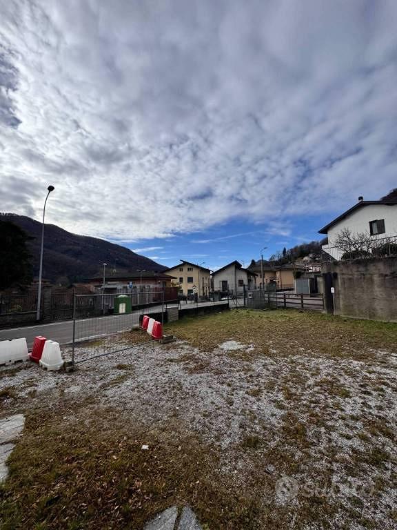 Casa – Valbrona, Piazzo - Vista 2