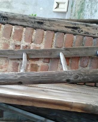 Antica scala a pioli per ornamenti arredo