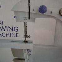 mini macchina da cucire