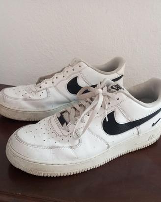 Nike air force 1 bianche logo nero