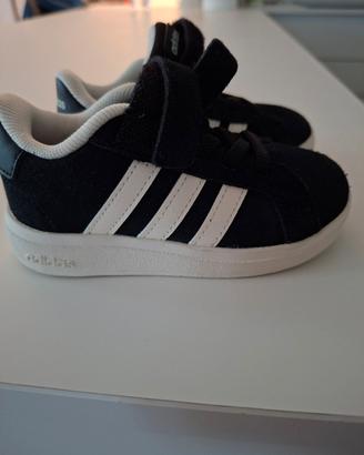 SCARPE ADIDAS BAMBINO  numero 23