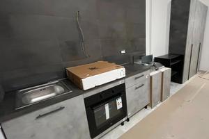 PORTA FURBA MONOLOCALE ARREDATO Con BALCONE