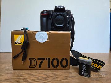 NIKON D7100