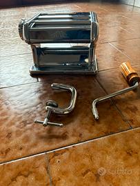 MACCHINA PER TIRARE LA SFOGLIA