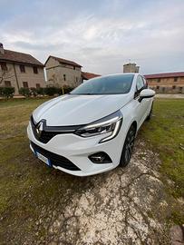 Auto renault clio