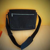 Borsa nera Ikea per computer