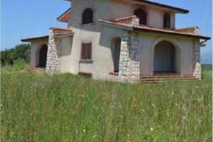 Villa in costruzione con terreni a Sessa Aurunca -