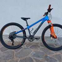 Bici Cube ruota 24