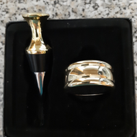 Tappo e anello per bottiglia