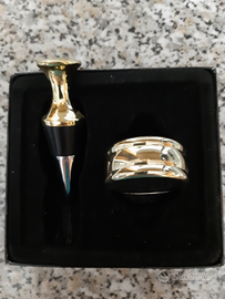 Tappo e anello per bottiglia