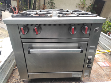 Stufa 4 fuochi con forno a gas