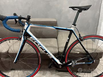Bici da corsa focus