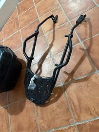 Portapacchi e baule givi tenere 700