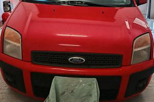 Ford fusion compreso di passaggio.