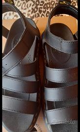 sandali Dr Martens 