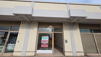 NEGOZIO A MONTESILVANO