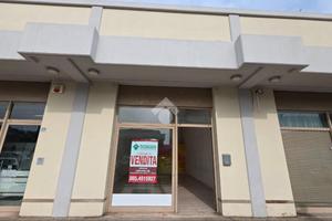 NEGOZIO A MONTESILVANO