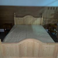 TESTATA LETTO LEGNO 161x210 +  COMODINI