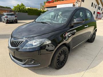 Lancia Ypsilon 1.0 FireFly 5 porte S&S Hybrid Silv