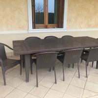 Tavolo da esterno con 8 sedie in rattan