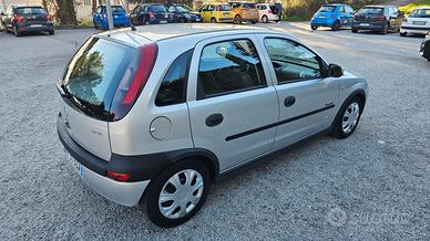 opel corsa 1.0cc clima