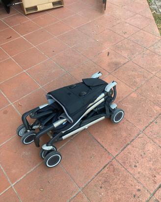 Passeggino pieghevole