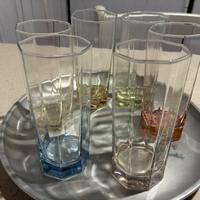 Servizio di 6 bicchieri con base colorata