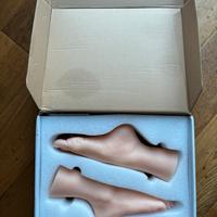 Espositore realistico per scarpe sandali piede